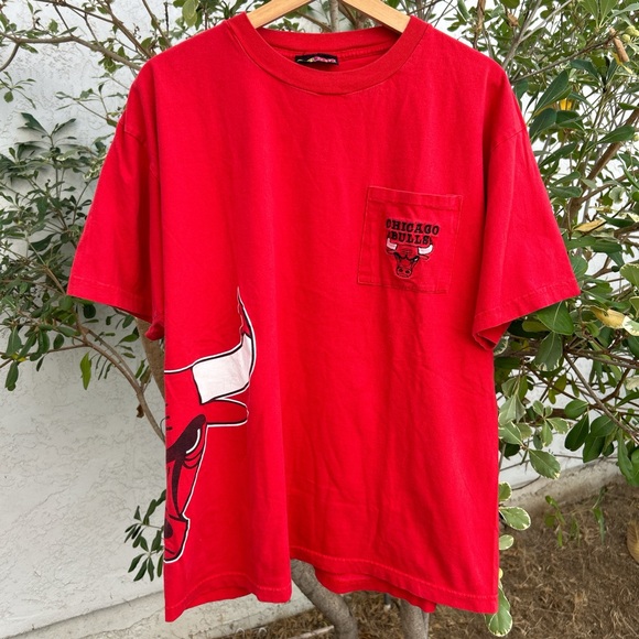 Vintage 90s Chicago Bulls Sports Fan Pocket T-Shirt NBA Sz XL - Picture 1 of 7